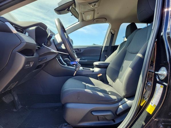 2023 TOYOTA RAV4 LE