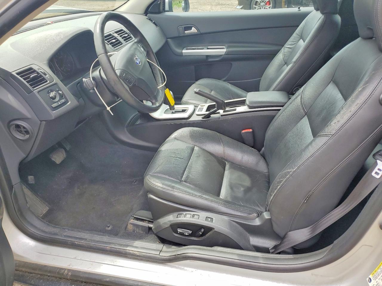 2012 VOLVO C30