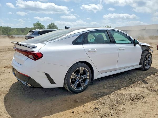 2022 KIA K5