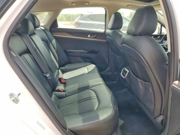 2022 KIA K5