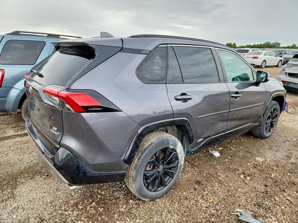 2022 TOYOTA RAV4 SE