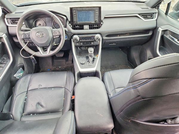 2022 TOYOTA RAV4 SE
