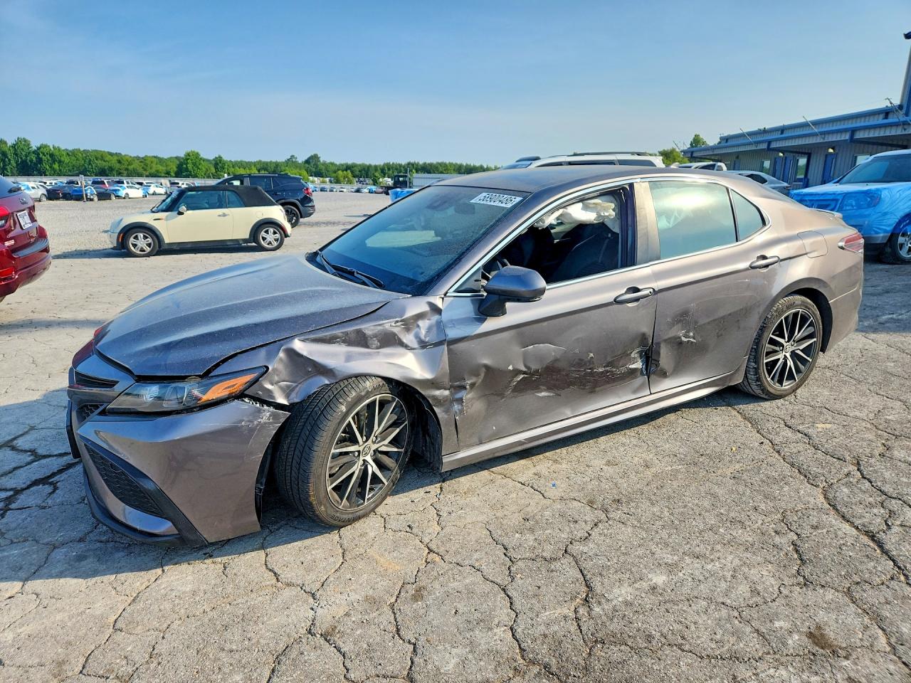 2024 TOYOTA CAMRY SE — Front 3/4