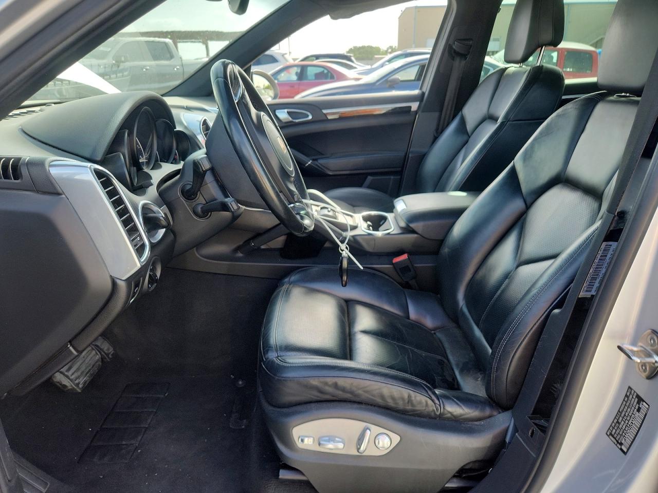 2012 PORSCHE CAYENNE