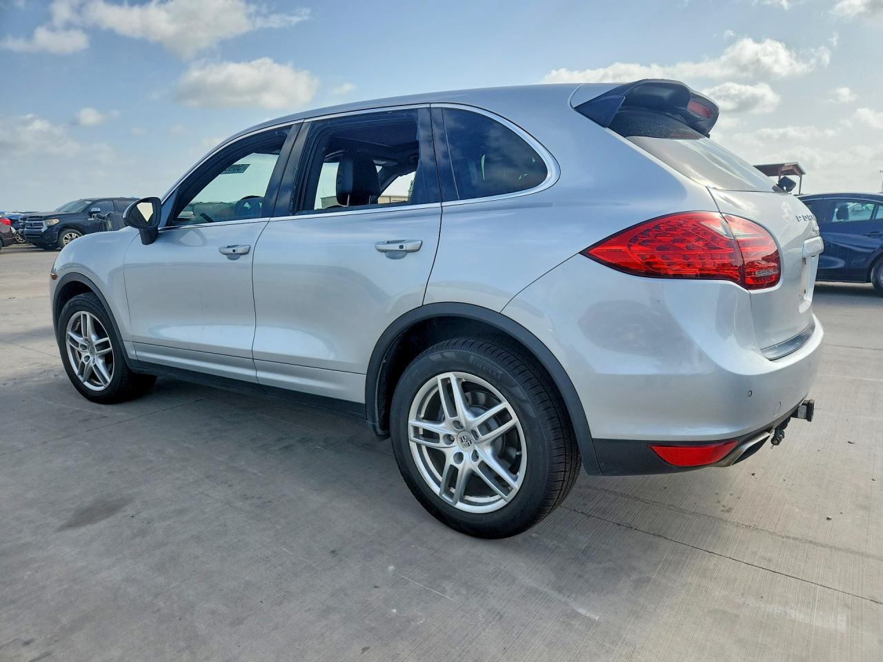 2012 PORSCHE CAYENNE