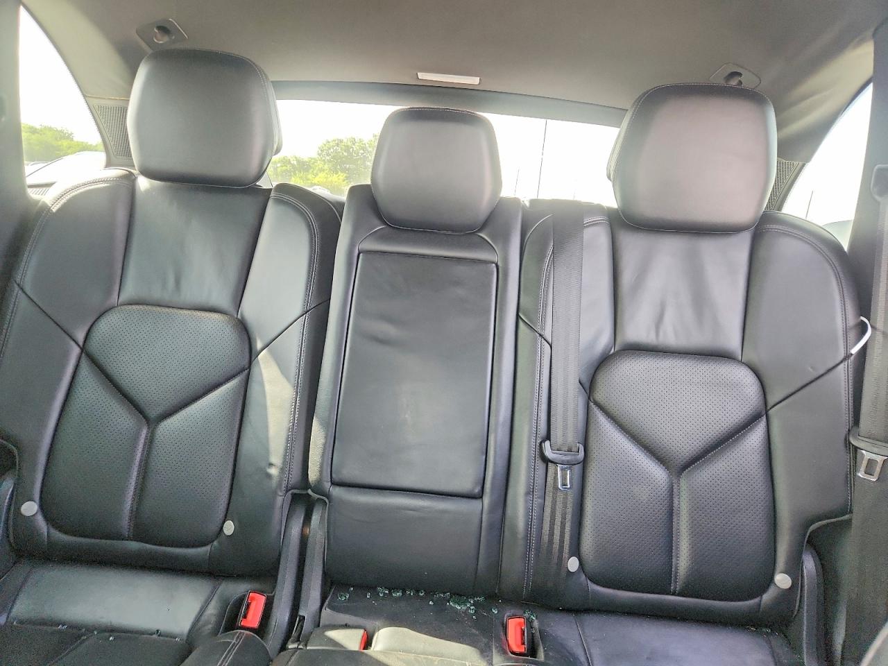 2012 PORSCHE CAYENNE