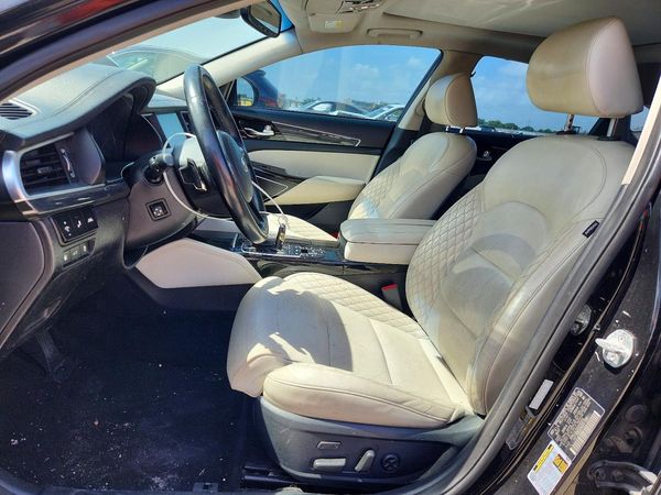 2017 KIA CADENZA