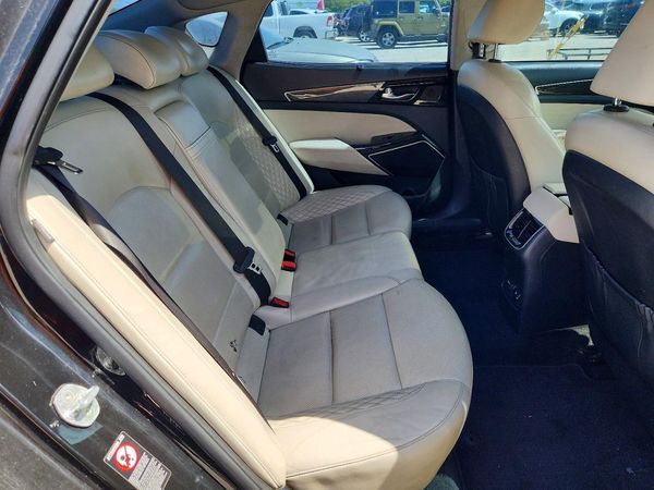 2017 KIA CADENZA