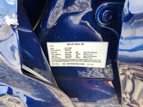 2024 TESLA MODEL Y