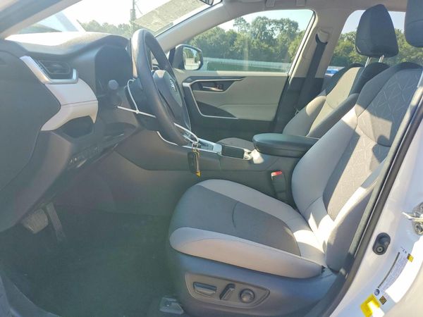 2025 TOYOTA RAV4 XLE — DENT