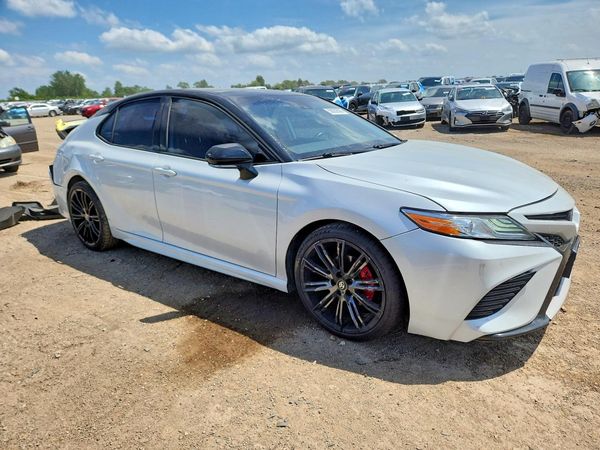 2020 TOYOTA CAMRY XSE