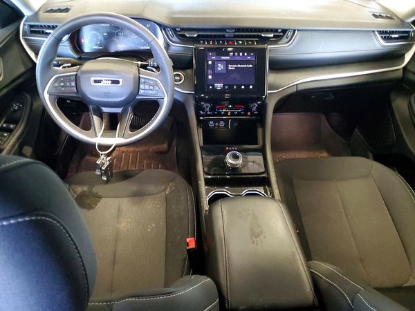 2023 JEEP GRAND CHEROKEE Laredo, Altitude