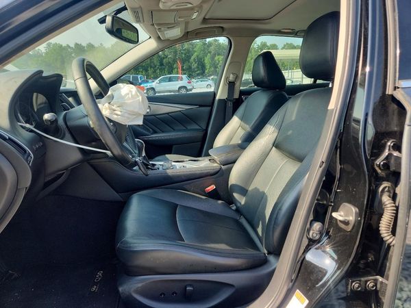 2015 INFINITI Q50