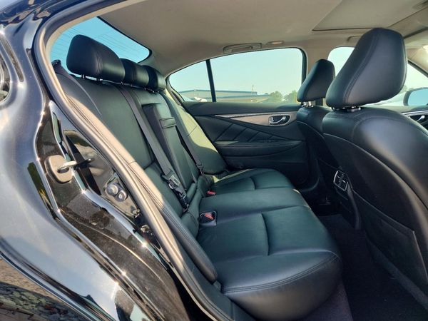 2015 INFINITI Q50