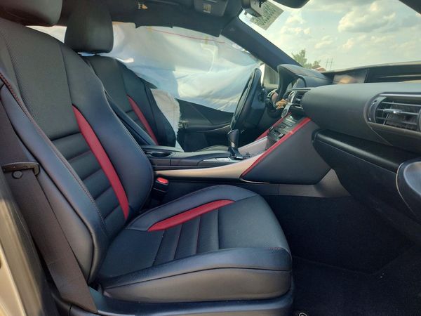 2019 LEXUS IS