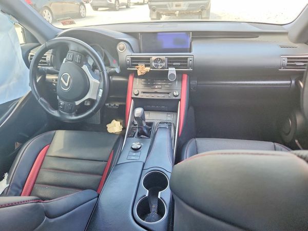 2019 LEXUS IS