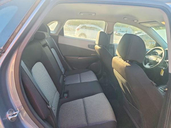 2020 HYUNDAI KONA SE