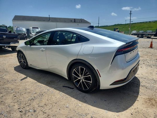 2024 TOYOTA PRIUS