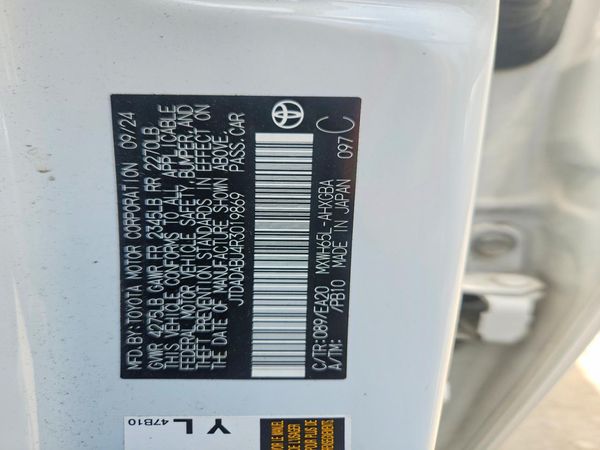 2024 TOYOTA PRIUS