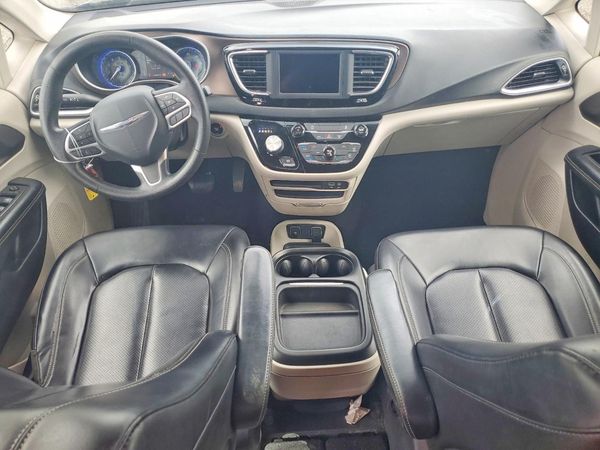 2020 CHRYSLER VOYAGER LXI