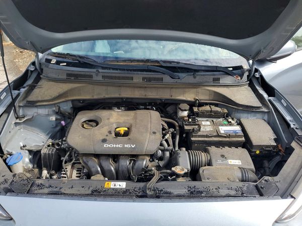 2021 HYUNDAI KONA SEL — Engine bay