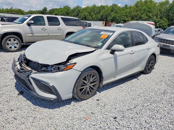 2024 TOYOTA CAMRY