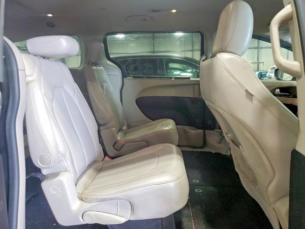 2021 CHRYSLER VOYAGER LXI
