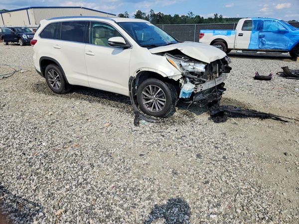 2018 TOYOTA HIGHLANDER SE/XLE