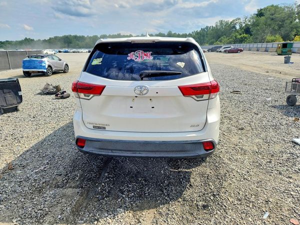 2018 TOYOTA HIGHLANDER SE/XLE