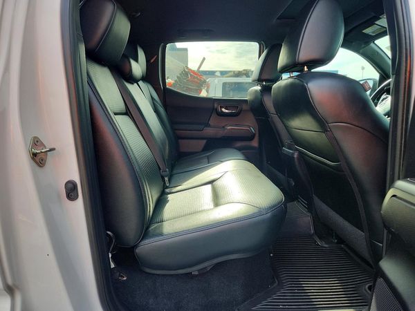 2019 TOYOTA TACOMA SR5