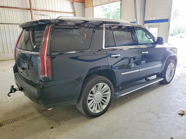 2016 CADILLAC ESCALADE Platinum