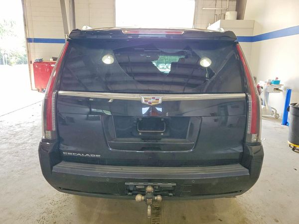 2016 CADILLAC ESCALADE Platinum