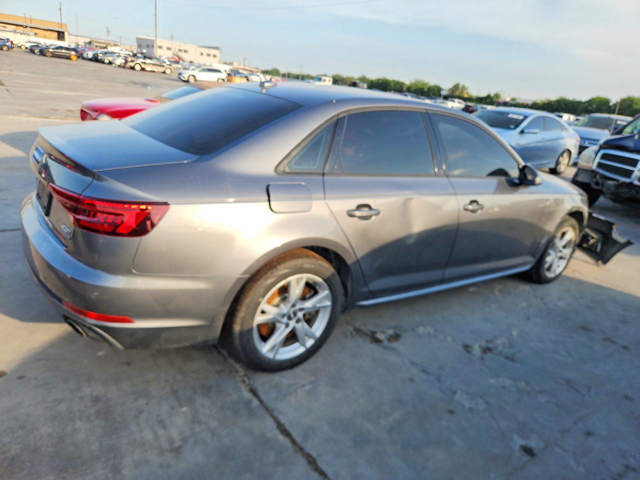 2018 AUDI A4 quattro Premium