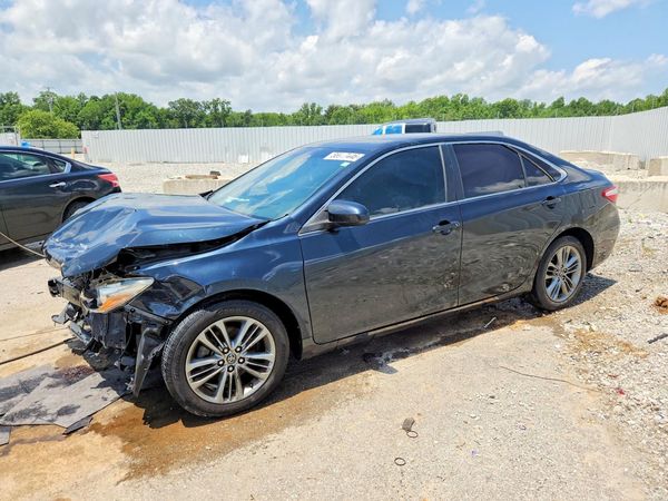 2015 TOYOTA CAMRY