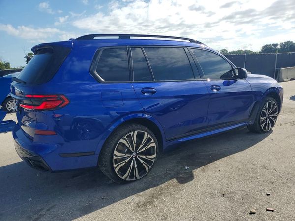 2024 BMW X7 M60i