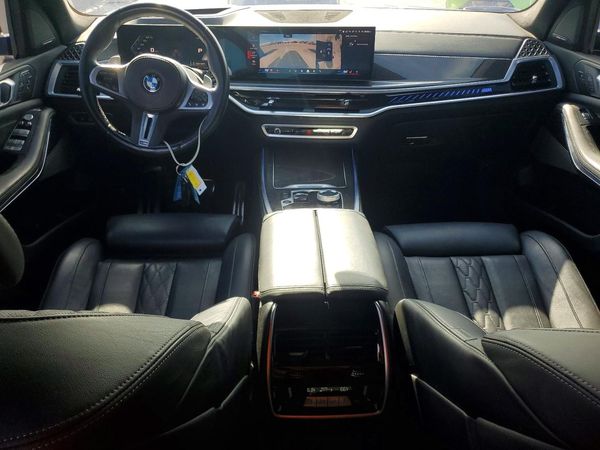 2024 BMW X7 M60i