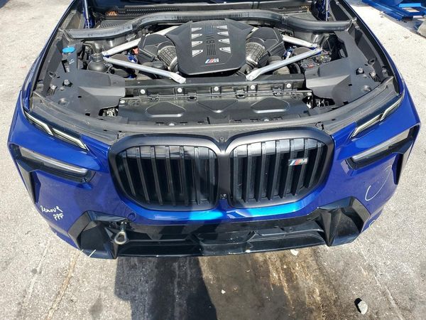 2024 BMW X7 M60i
