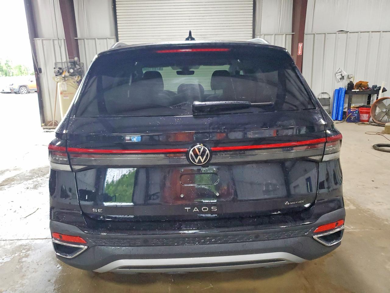 2025 VOLKSWAGEN TAOS 4Motion SE