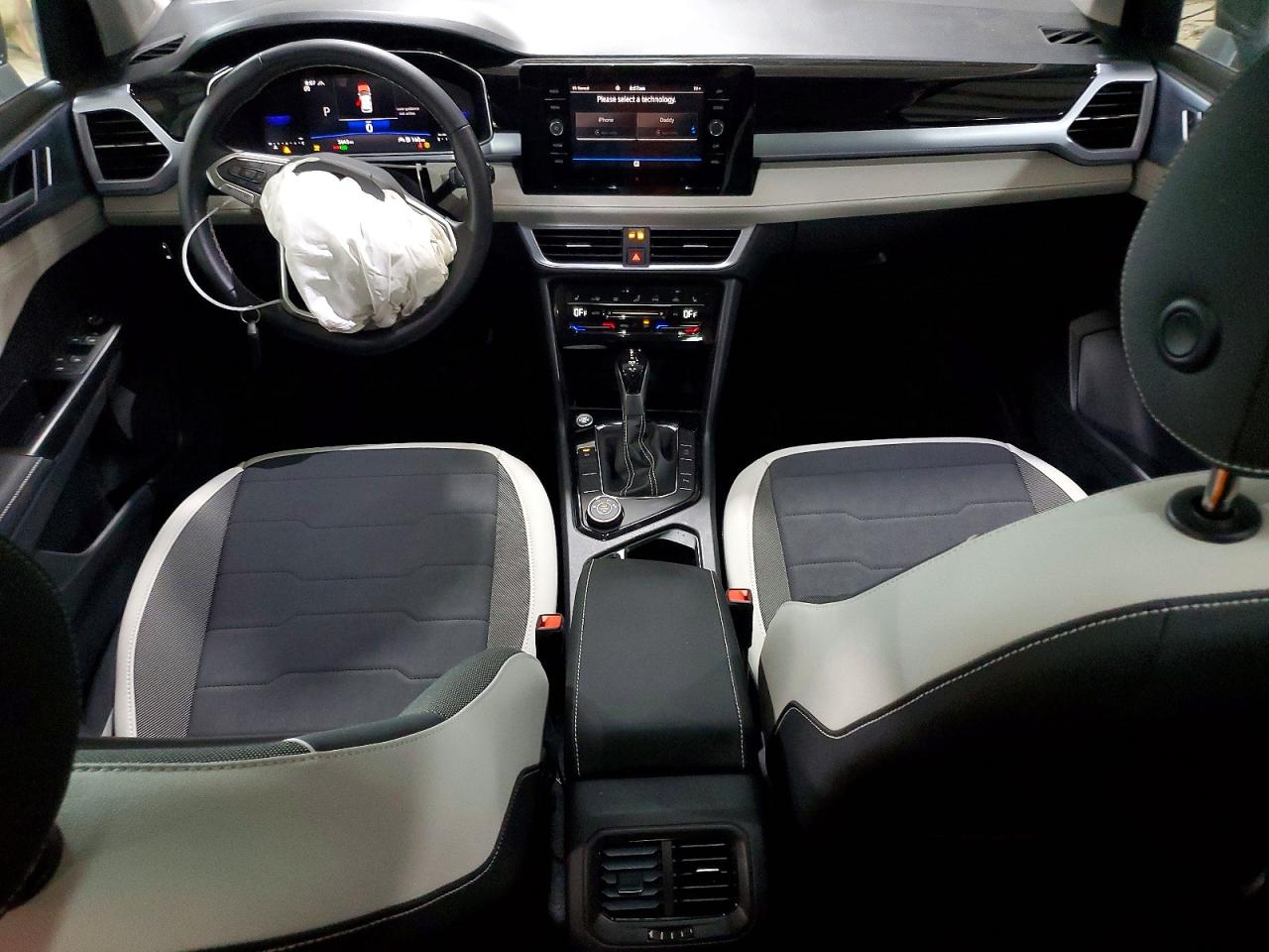 2025 VOLKSWAGEN TAOS 4Motion SE