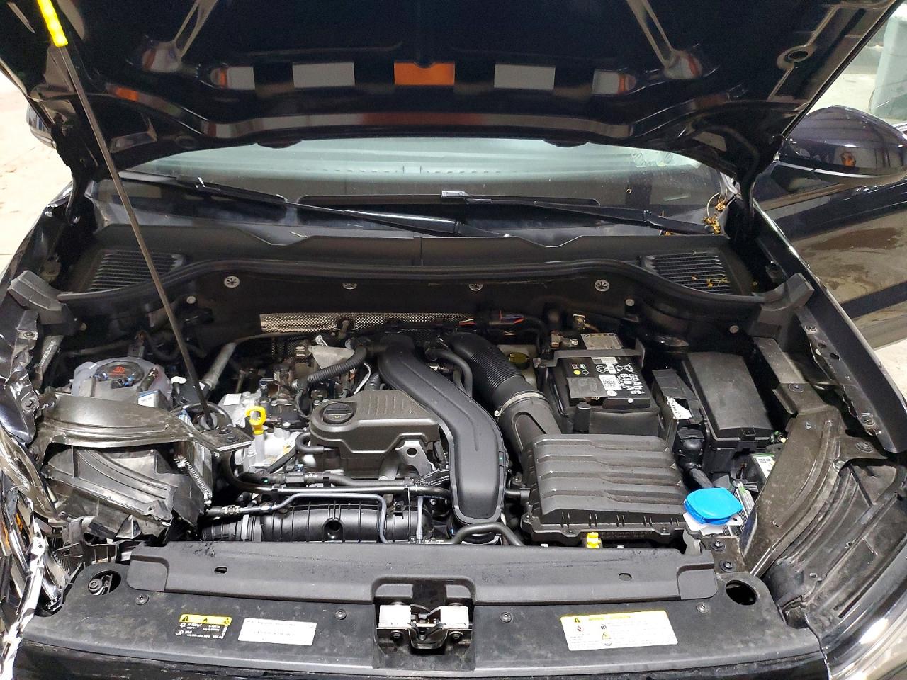 2025 VOLKSWAGEN TAOS 4Motion SE