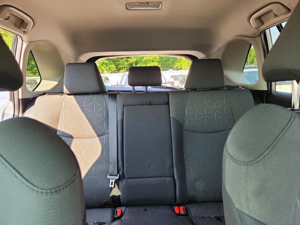 2020 TOYOTA RAV4 XLE