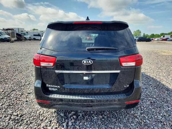 2018 KIA SEDONA LX