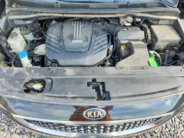 2018 KIA SEDONA LX