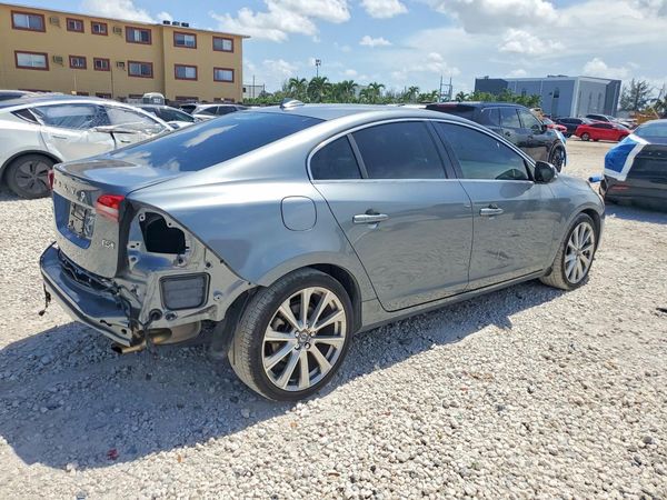 2018 VOLVO S60