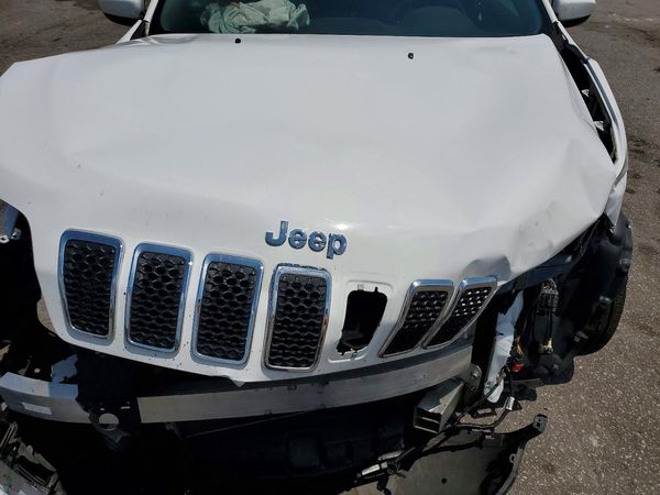 2019 JEEP CHEROKEE LATITUDE FWD