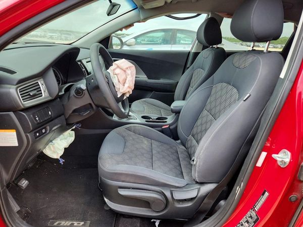 2017 KIA NIRO