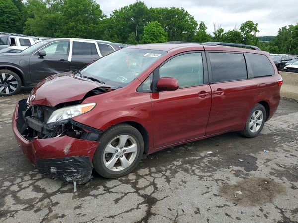 2015 TOYOTA SIENNA