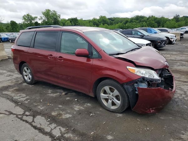 2015 TOYOTA SIENNA
