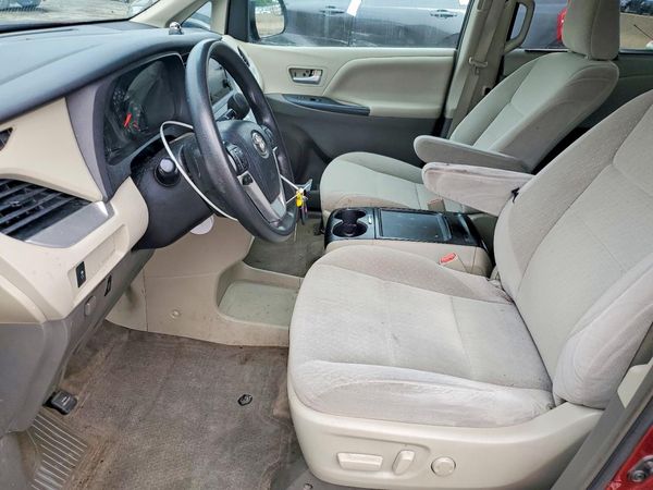 2015 TOYOTA SIENNA