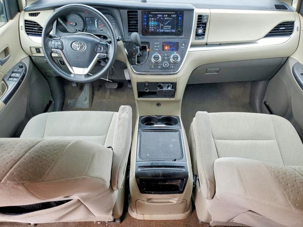 2015 TOYOTA SIENNA
